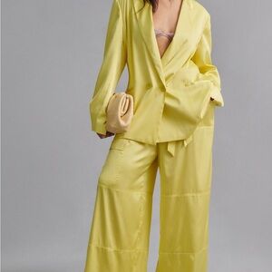 HUTCH satin chartreuse set